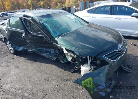 2010 Toyota Camry Le z USA, uszkodzony, nr VIN 4T4BF3EK1AR003777